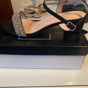 Elegant Black Women's Sandals with Rhinestone Detailing